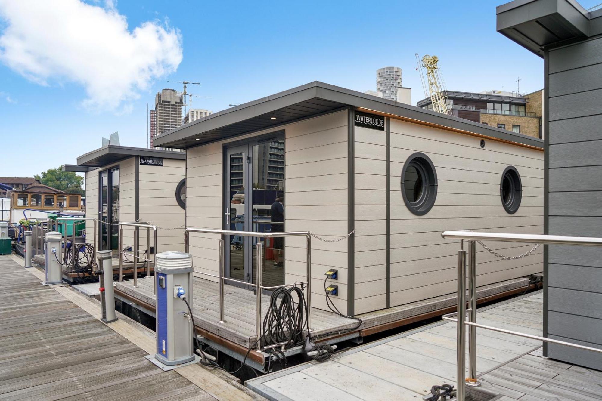 Unique Water In - Sleeps 6 Botel Londra