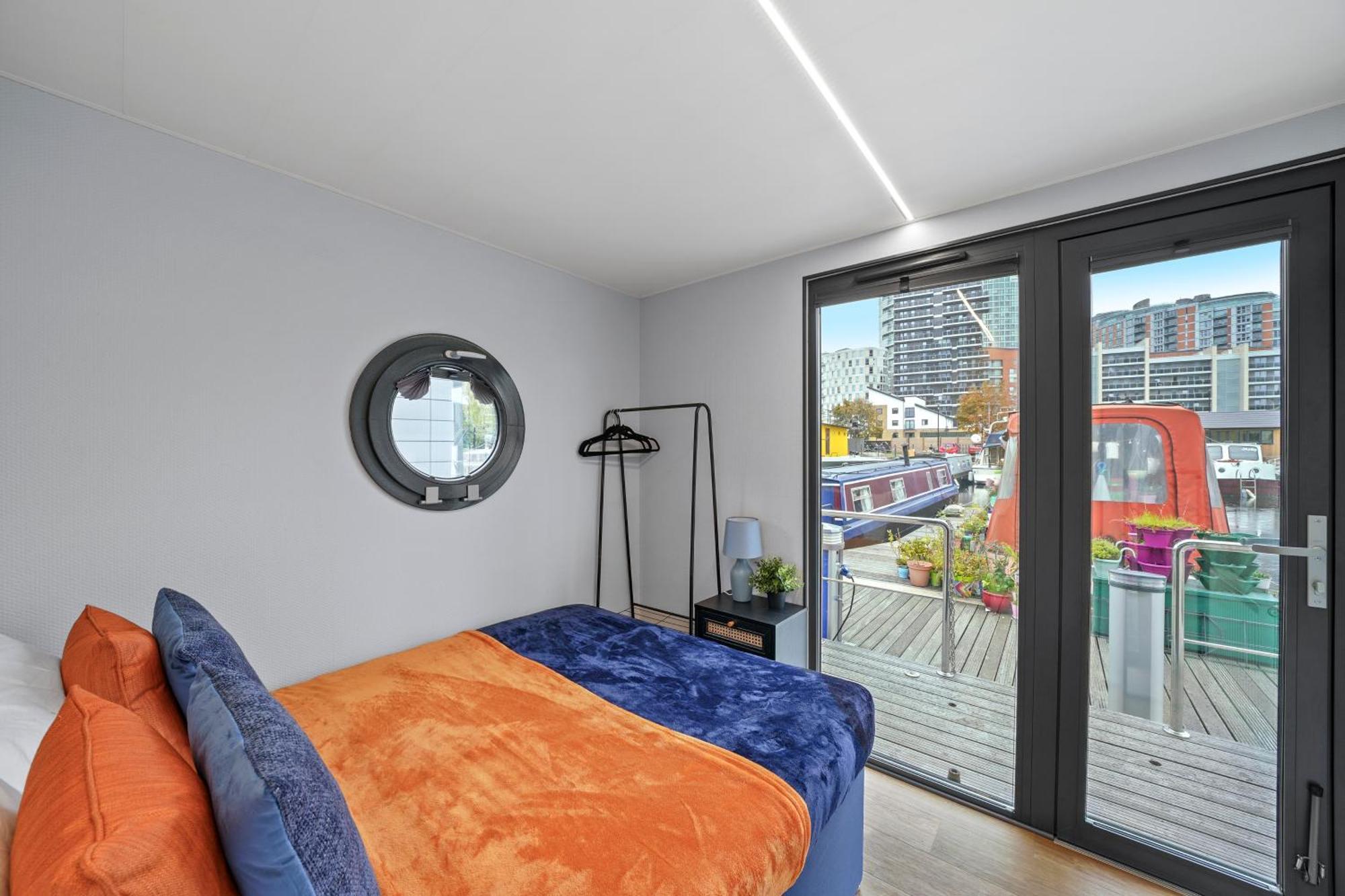 Unique Water In - Sleeps 6 Botel Londra